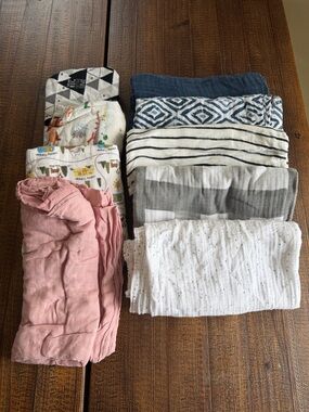 Assorted Muslin Swaddle - Pink, White, Gray, Navy Prints